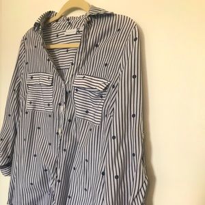 new york and company button down with pockets 3/4 sleeve dots and stripe medium